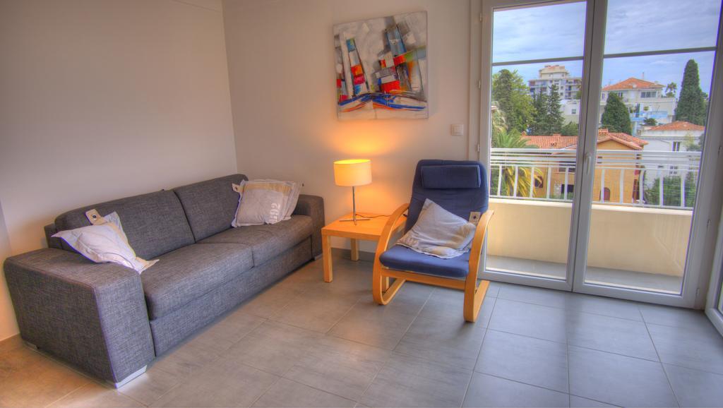 Studio 3 étoiles Vue mer 150m Plages Parking Clim WIFI Cannes Habitación foto